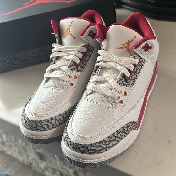 NEW Jordan 3 Retro Cardinal (GS) size 6.5 Y equivalent to 8 women’s - Picture 11 of 17